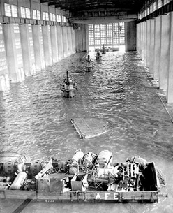 Sala de máquinas de la represa Rincón del Bonete inundada