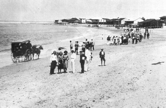 1930. Playa de La Bahía y el “Taxi-coche” de Acuña (*) 