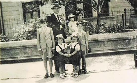 El Esc. Federico Ribas y su familia