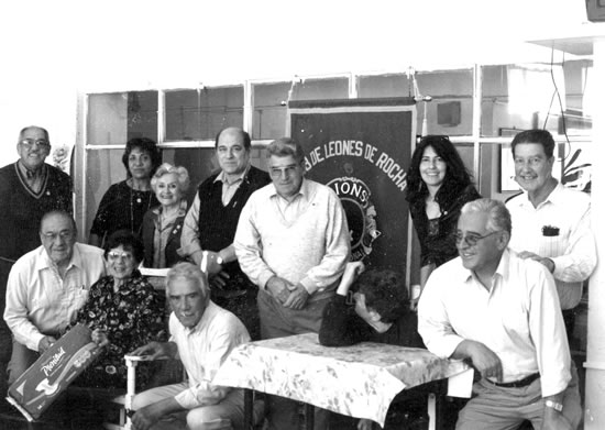 19 de junio de 2006. “DÍA  DEL ABUELO”. Visita del Club de Leones al Hogar para Ancianos “Dr. Ángel Modesto Delgado”, con obsequios .