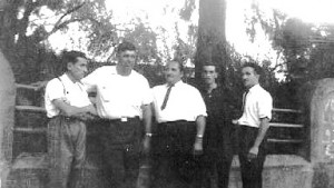 Equipo de Difusora Rochense con Carlos Sosa, Russi, Oscar Bruno, Cacho Eguía y Graña en viaje a Salto, abril de 1964 
