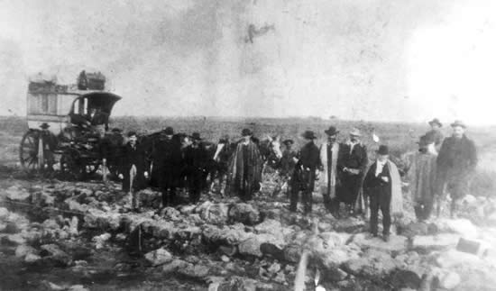 Retorno de los restos de Olivera, Ubal, Bowers, Pizarro, Gallo, Juan y Gregorio de León. (28 de mayo de 1905)
