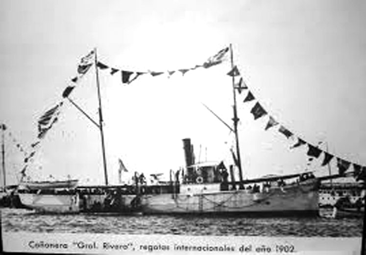 La cañonera “Gral Rivera” surta en el puerto de Montevideo